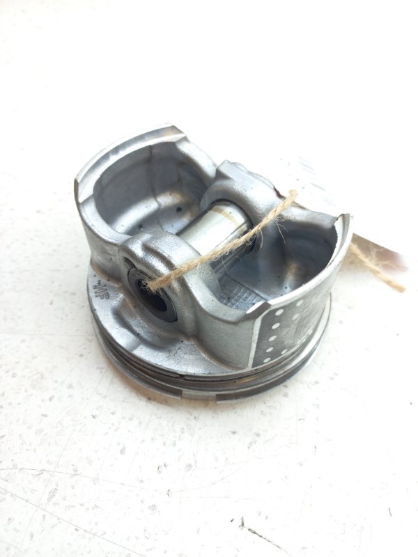 Поршень Honda Stepwgn RK2 R20A