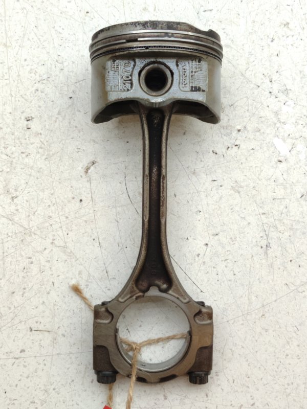 Поршень с шатуном Toyota Probox NCP50V 1NZFE