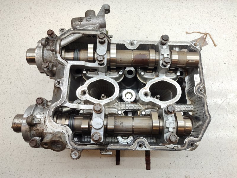 Головка блока цилиндров Subaru Forester SG5 EJ204 левая