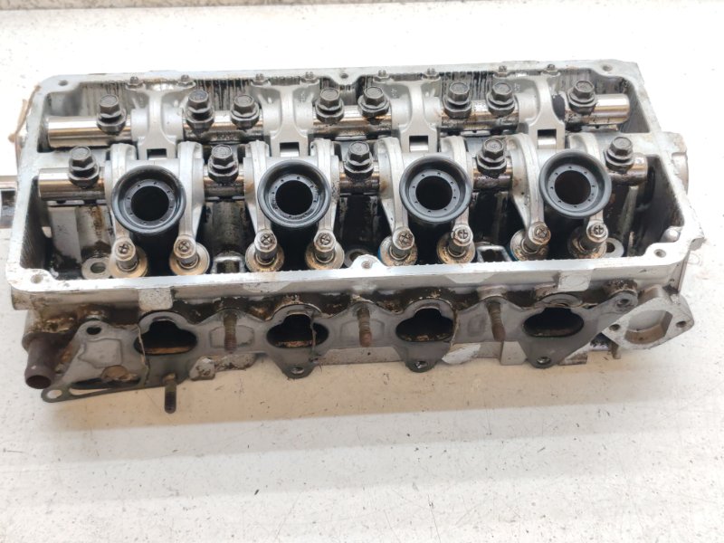 Головка блока цилиндров Mitsubishi Lancer CS2W 4G15