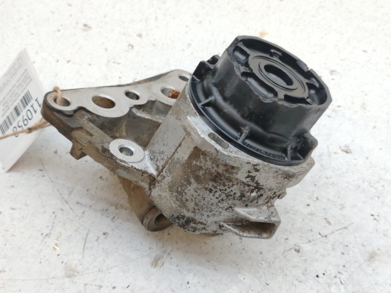 Кронштейн масляного фильтра Toyota Auris ZWE150 2ZRFXE