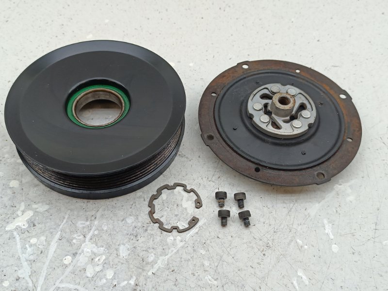 Шкив компрессора кондиционера Toyota Crown Majesta URS206 1URFSE