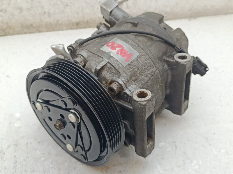 Компрессор кондиционера. Nissan Cefiro A33 VQ20DE