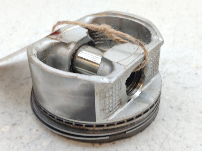 Поршень Toyota Harrier MCU10W 1MZFE левый (б/у)