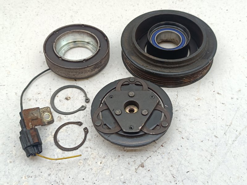 Шкив компрессора кондиционера Nissan Micra K12E CR14DE