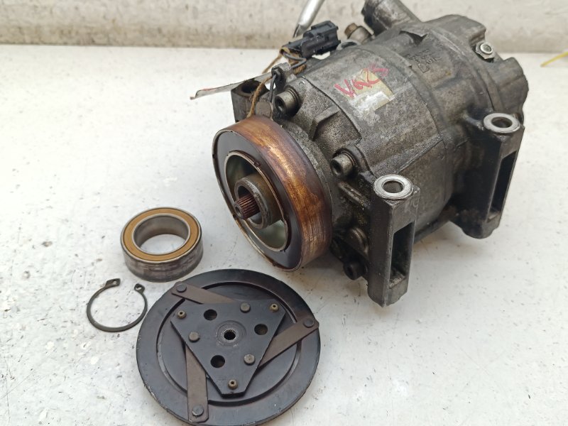 Компрессор кондиционера. Nissan Cefiro A33 VQ20DE