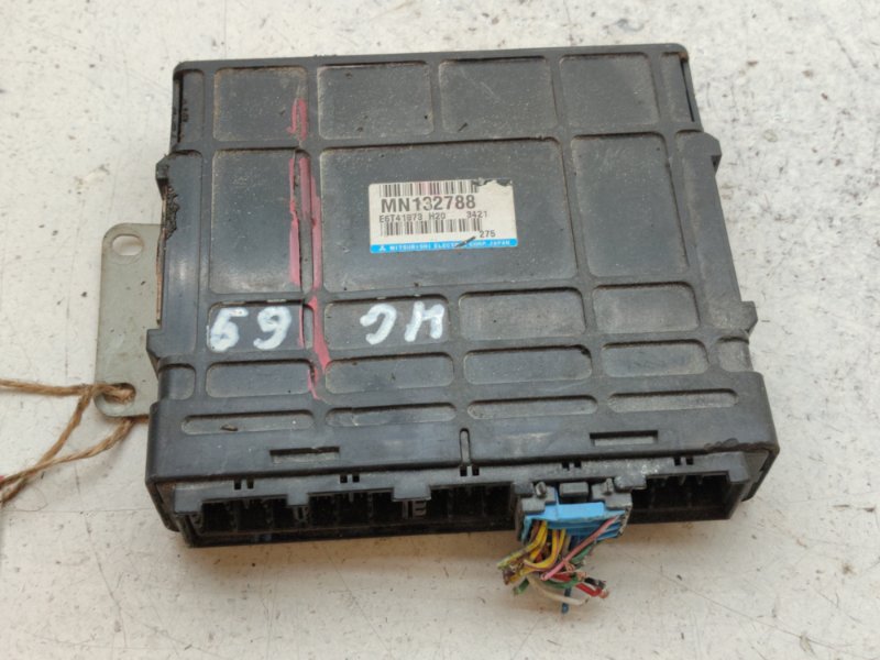Блок управления EFI Mitsubishi Grandis NA4W 4G69 (б/у)