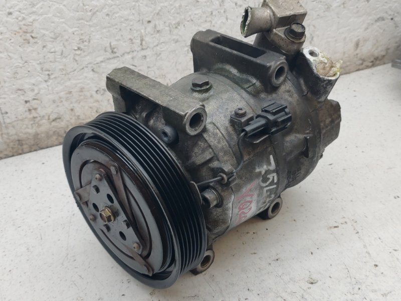 Компрессор кондиционера. Nissan Cefiro A33 VQ20DE (б/у)