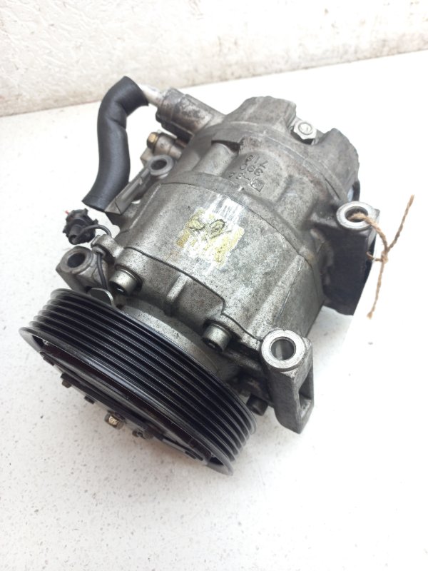 Компрессор кондиционера. Nissan Cefiro A33 VQ20DE (б/у)