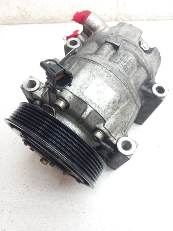 Компрессор кондиционера. Nissan Cefiro A33 VQ20DE (б/у)