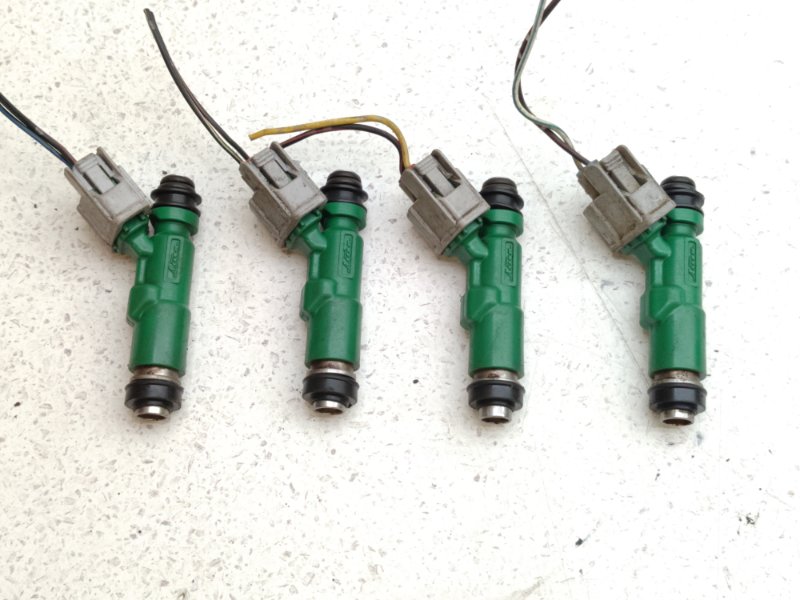 Форсунка топливная Toyota Probox NCP50V 1NZFE (б/у)