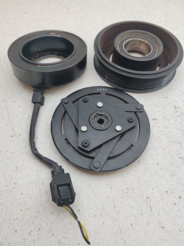 Шкив компрессора кондиционера Nissan Qashqai J10E MR20DE (б/у)