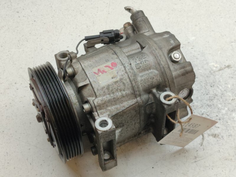 Компрессор кондиционера. Nissan Cefiro A33 VQ20DE (б/у)