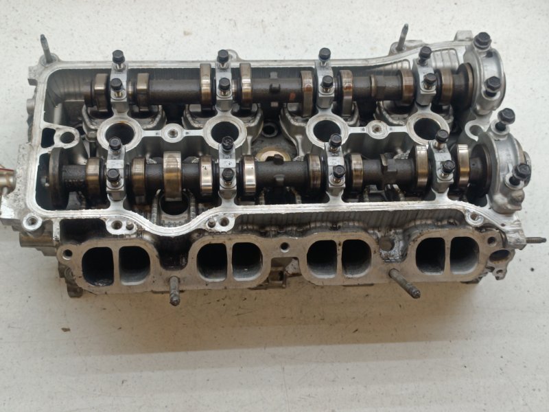 Головка блока цилиндров Toyota Avensis AZT240 1AZFSE (б/у)