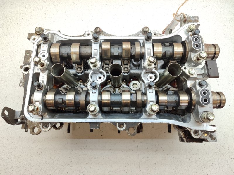 Головка блока цилиндров Toyota RX330 GSU35L 2GRFE правая (б/у)