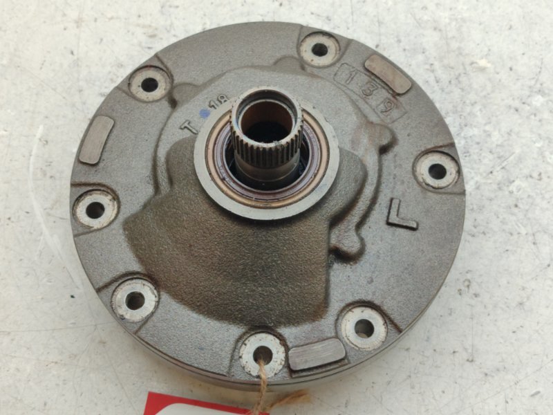 Насос КПП Mitsubishi Montero V24W 4D56 (б/у)