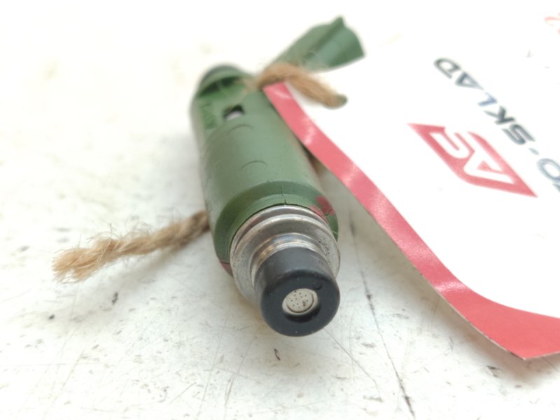 Форсунка топливная Toyota Allex ZZE122 1ZZFE (б/у) Форсунка топливная Toyota Allex ZZE122 1ZZFE (б/у)