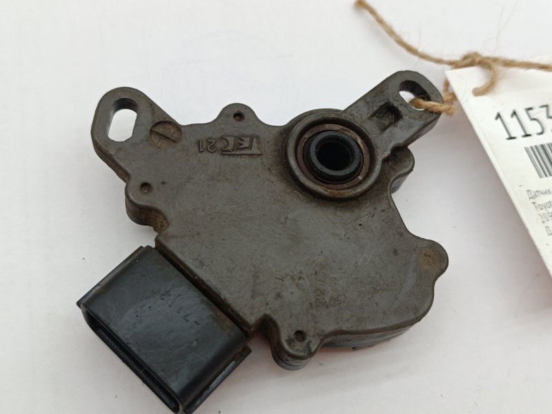 Датчик положения селектора АКПП Honda Integra DC5 K20A3 (б/у) Датчик положения селектора АКПП Honda Integra DC5 K20A3 (б/у)