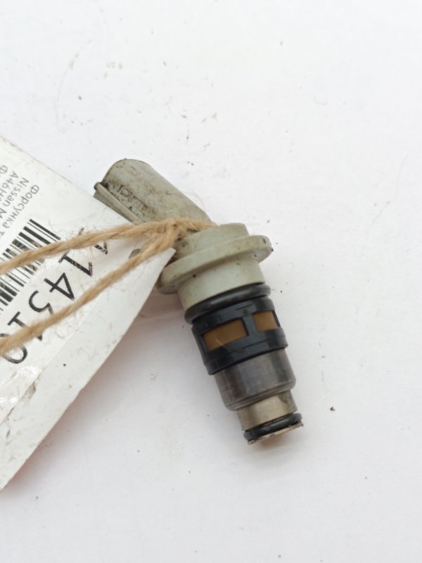 Форсунка топливная Nissan March ANK11 CGA3DE (б/у) Форсунка топливная Nissan March ANK11 CGA3DE (б/у)