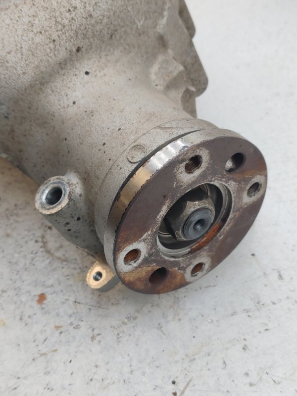 Редуктор Infiniti FX35 S51 VQ37VHR (б/у) Редуктор Infiniti FX35 S51 VQ37VHR (б/у)