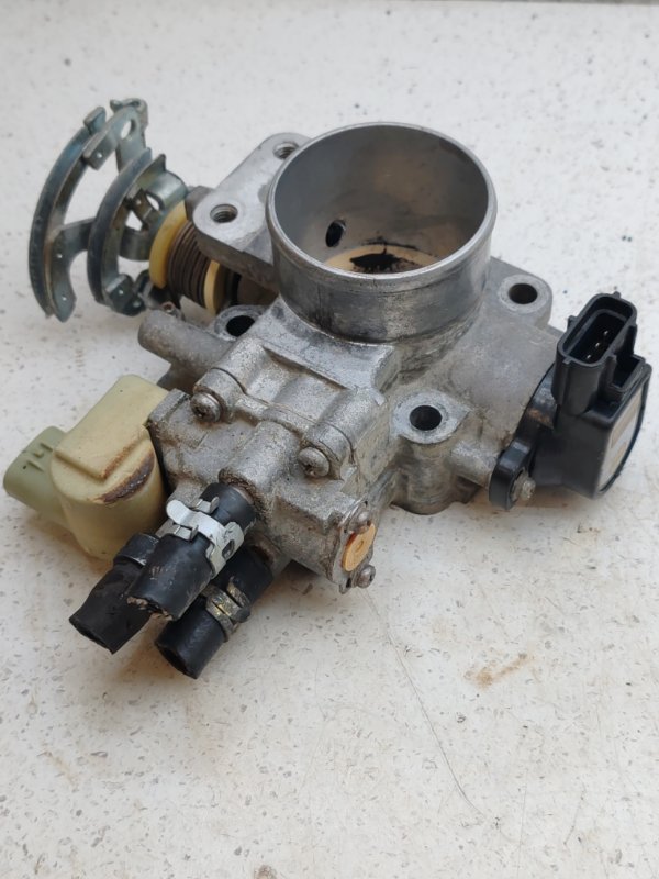 Заслонка дроссельная Toyota Corolla AE101 4AFE (б/у)