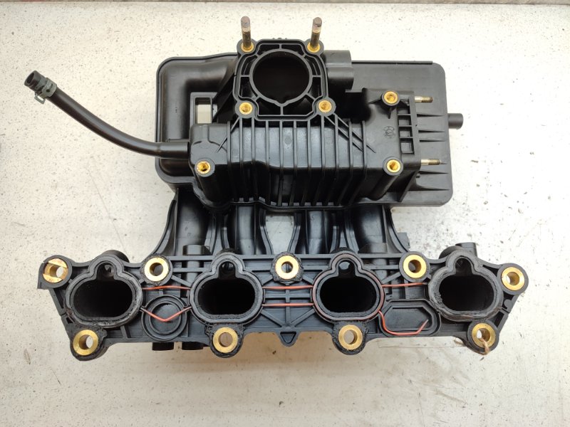 Коллектор впускной Mazda Demio DW3W B3 (б/у) Коллектор впускной Mazda Demio DW3W B3 (б/у)