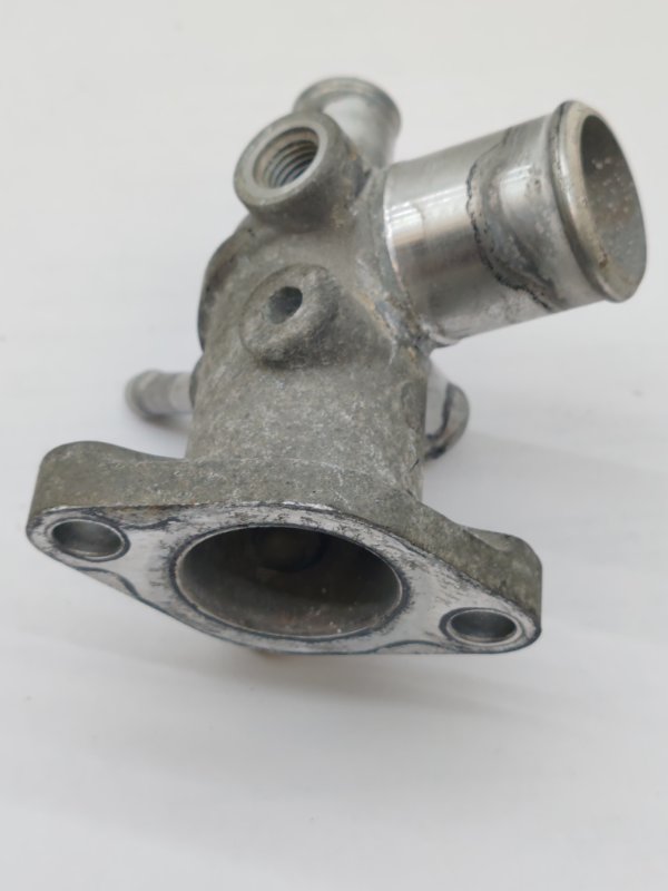 Патрубок системы охлаждения Toyota Ipsum SXM10 3SFE (б/у) Патрубок системы охлаждения Toyota Ipsum SXM10 3SFE (б/у)