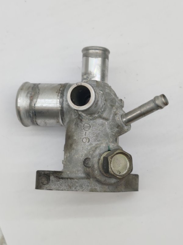 Патрубок системы охлаждения Toyota Ipsum SXM10 3SFE (б/у) Патрубок системы охлаждения Toyota Ipsum SXM10 3SFE (б/у)