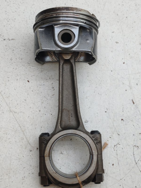 Поршень с шатуном Citroen C4 EC5 (б/у) Поршень с шатуном Citroen C4 EC5 (б/у)
