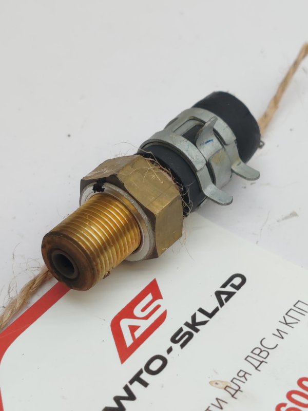 Регулятор давления топлива Toyota Avensis AZT240 1AZFSE (б/у)