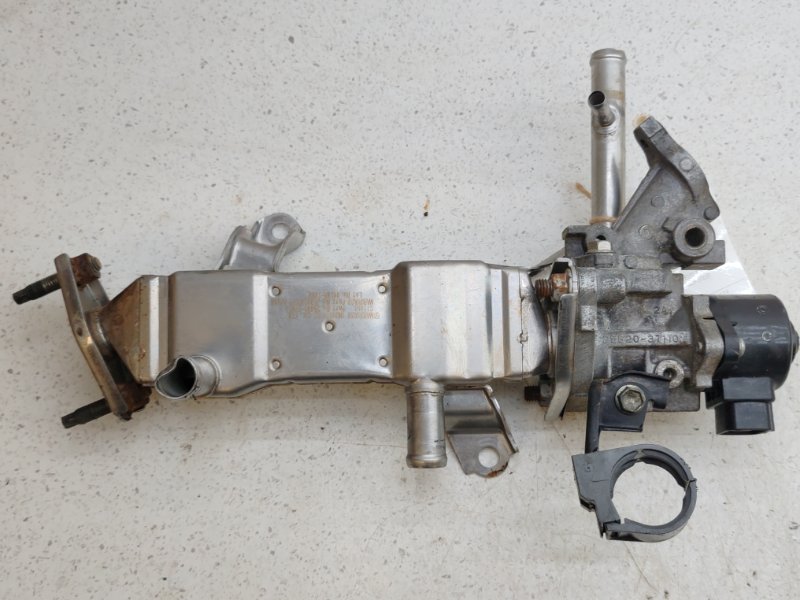 Клапан EGR Toyota Auris ZWE150 2ZRFXE (б/у) Клапан EGR Toyota Auris ZWE150 2ZRFXE (б/у)
