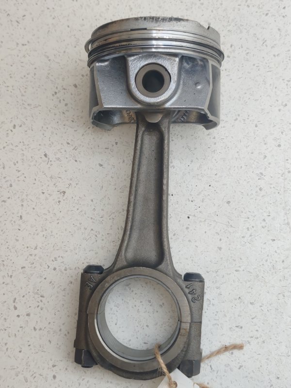 Поршень с шатуном Citroen C4 EC5 (б/у) Поршень с шатуном Citroen C4 EC5 (б/у)