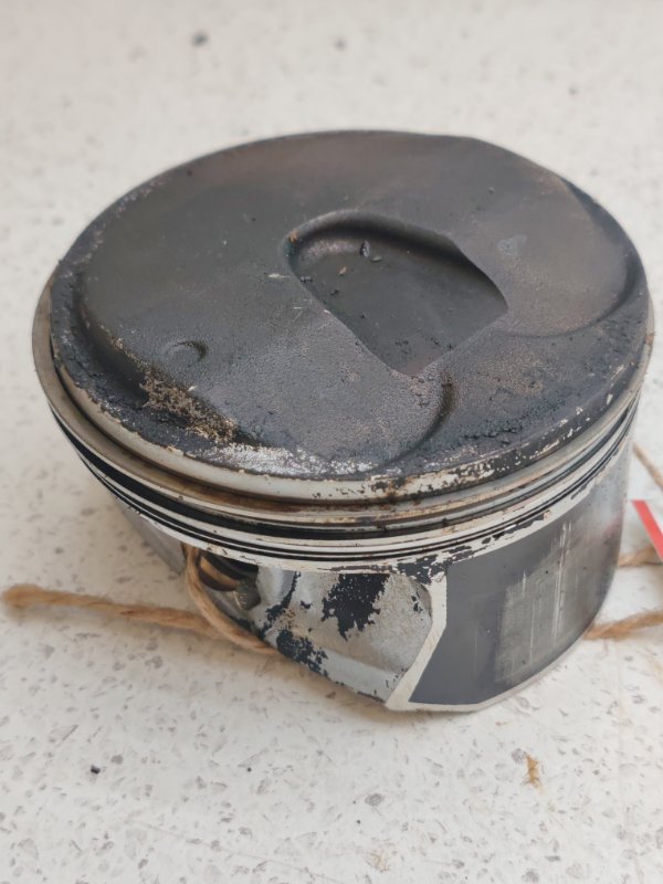 Поршень Cadillac SRX LF1 правый (б/у)