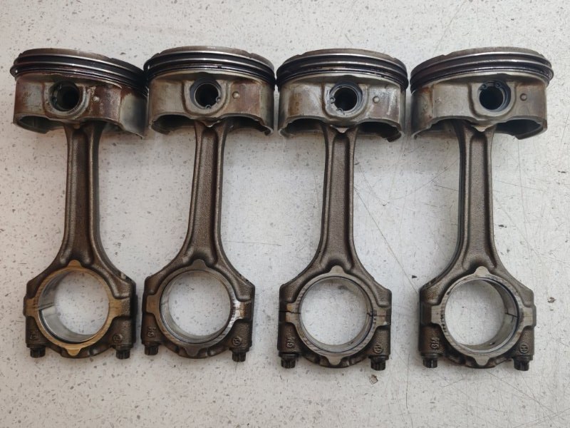 Поршень с шатуном Opel Astra H Z18XER (б/у)