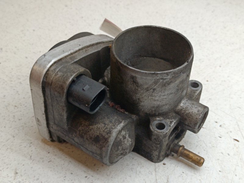 Заслонка дроссельная Renault Laguna F4R (б/у)