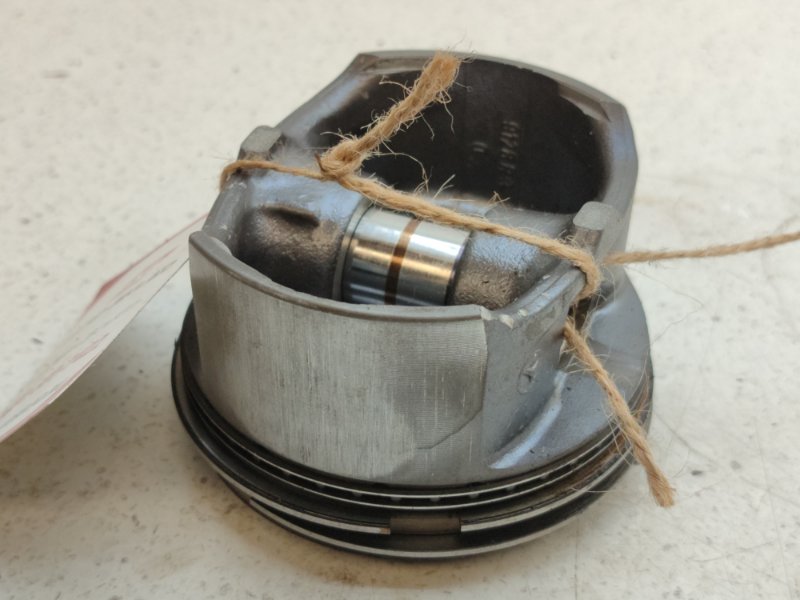 Поршень Mercedes-Benz Vito W901 M111E23 (б/у)