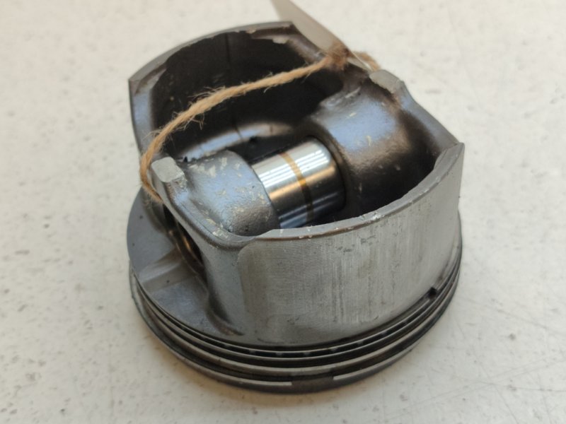 Поршень Mercedes-Benz Vito W901 M111E23 (б/у)