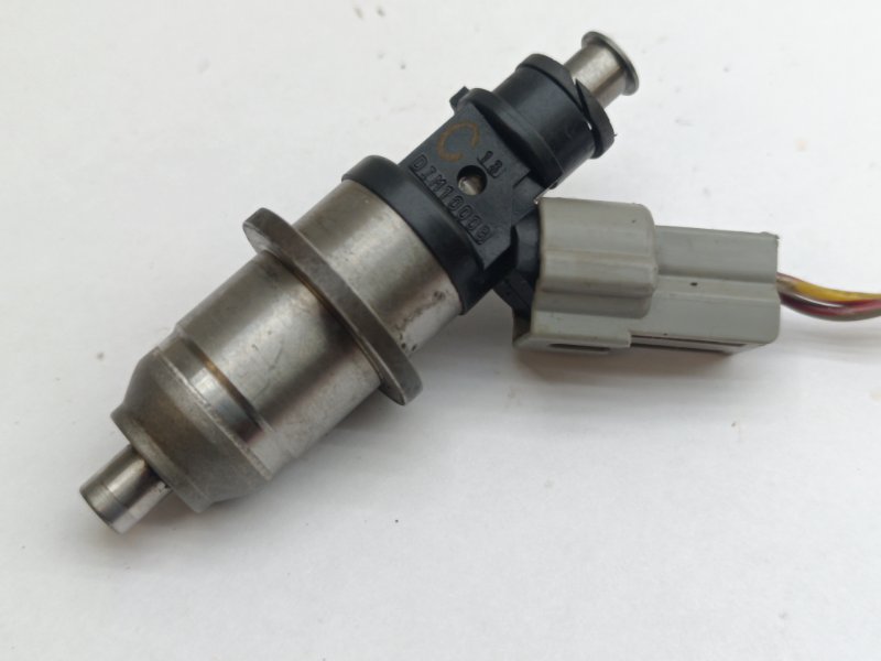 Форсунка топливная Mitsubishi Dingo CQ5A 4G93 (б/у)