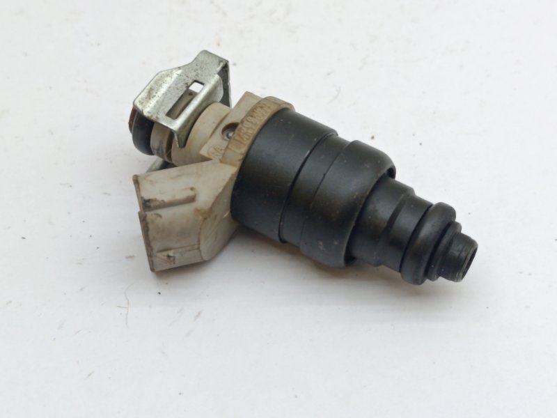 Форсунка топливная Mitsubishi Lancer CX2A 4A91 (б/у)