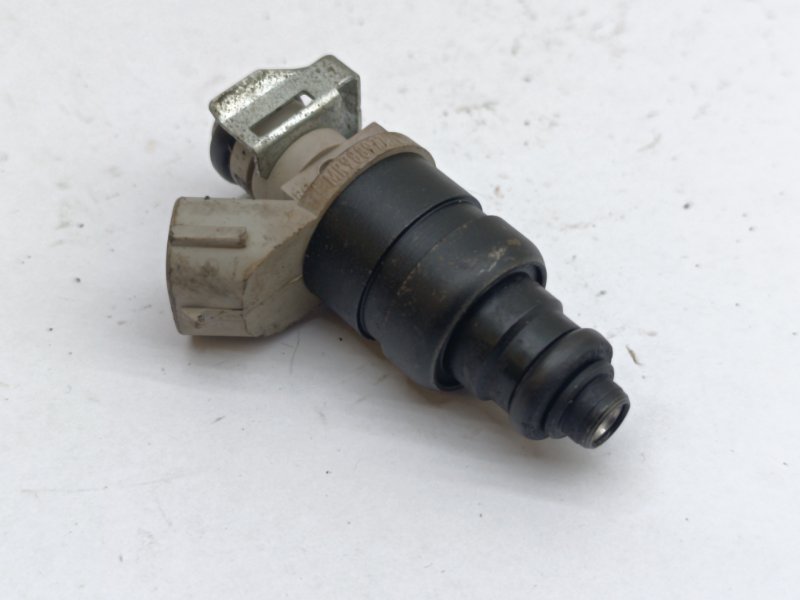 Форсунка топливная Mitsubishi Lancer CX2A 4A91 (б/у)