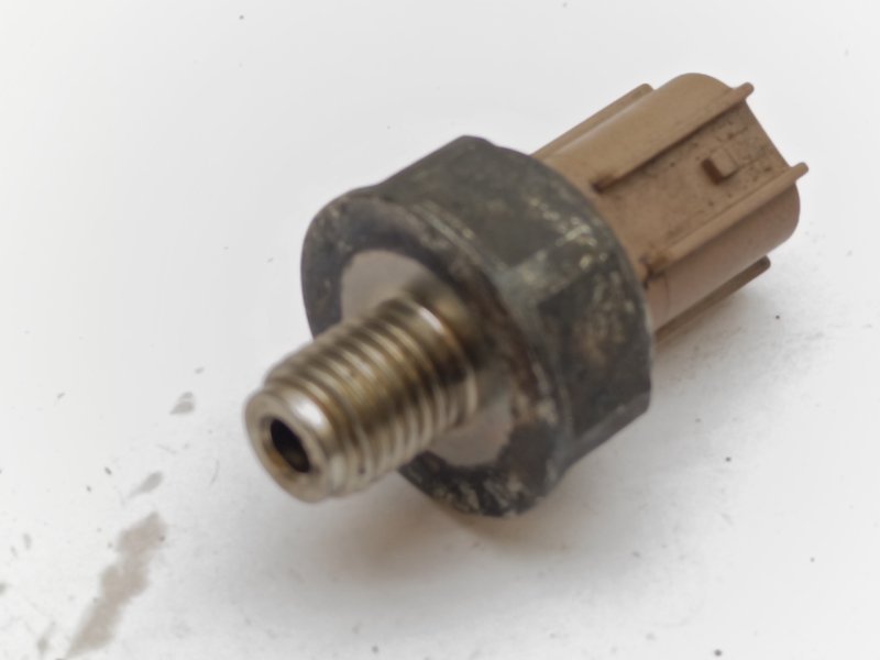 Датчик давления масла Honda Inspire UA4 J25A (б/у)