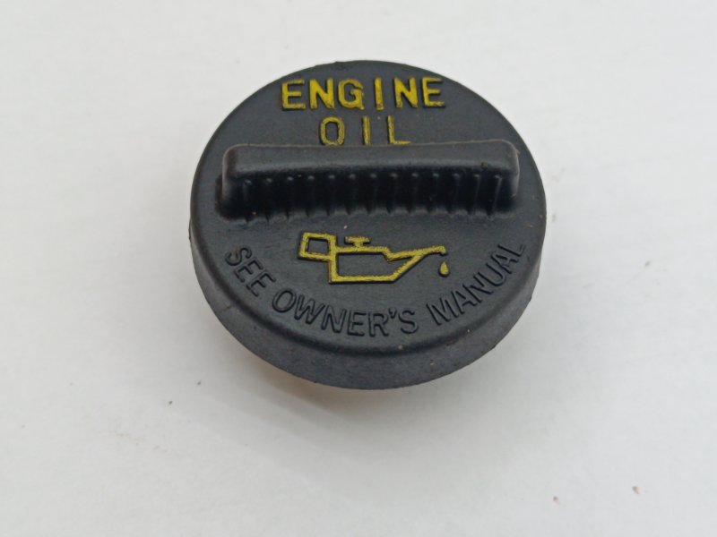 Крышка маслозаливной горловины Suzuki Swift HT51S M13A (б/у)