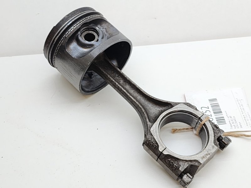 Поршень с шатуном Audi 80 B3 RP (б/у)