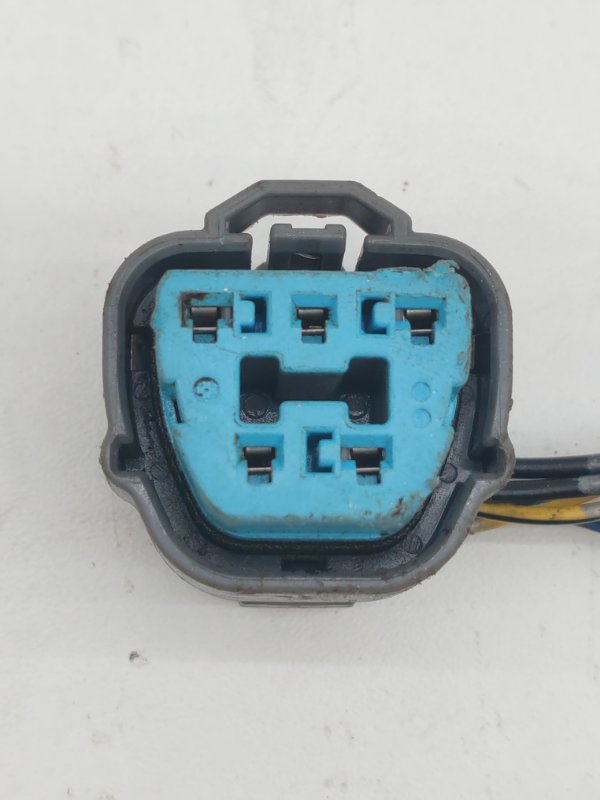 Разъем Honda Fit GE8 L12B1 (б/у)