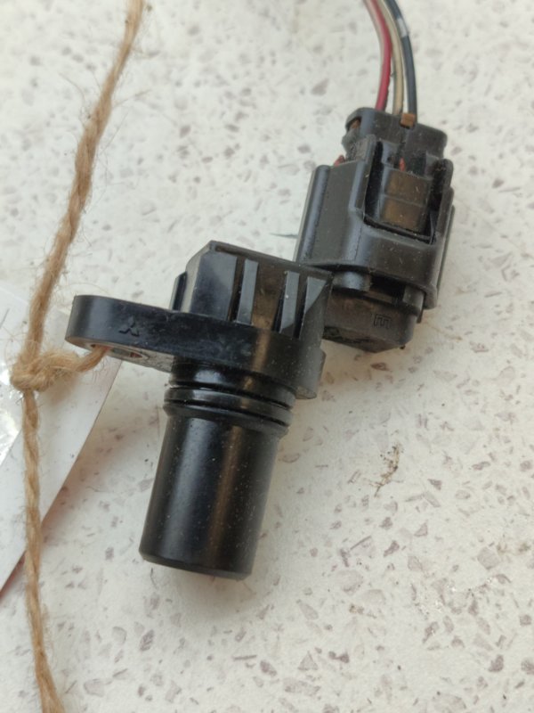 Датчик положения распредвала Mitsubishi Chariot Grandis N84W 4G64 (б/у)
