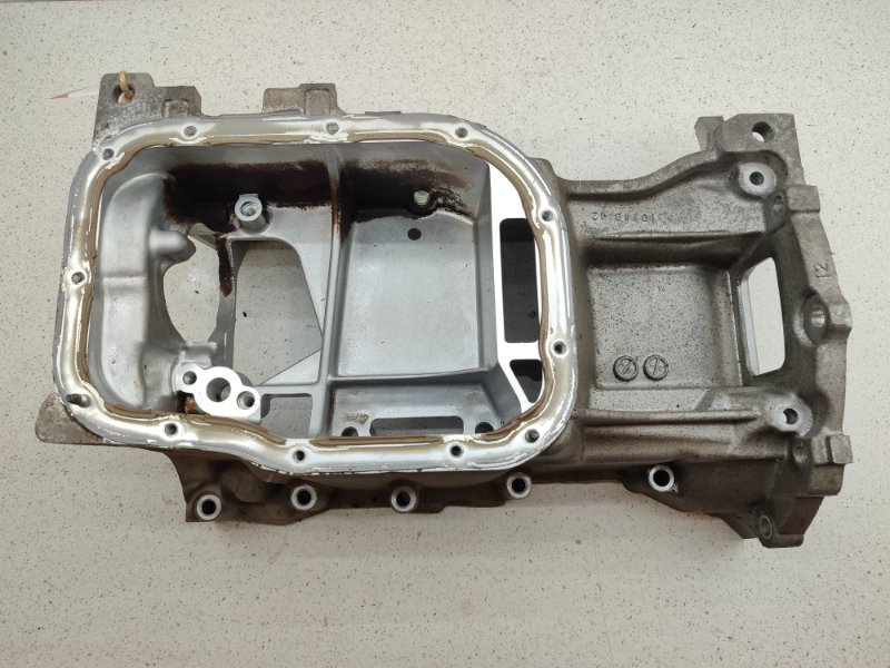 Поддон Toyota Auris ZWE150 2ZRFXE (б/у)