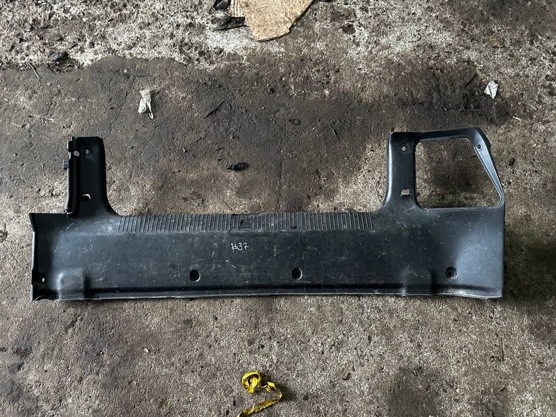 Обшивка багажника Opel vectra 1997 b 1.8 115 л.с. X18Xe 90439110 Б/У