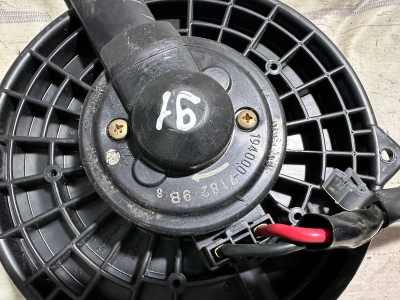 Мотор печки RX 300 1999 Мотор печки RX 300 1999