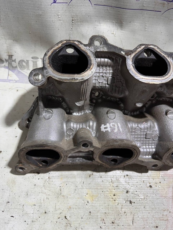 Коллектор впускной RX 300 1999 Коллектор впускной RX 300 1999