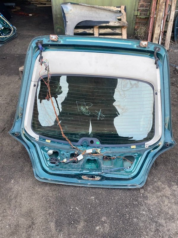 Крышка багажника задняя 200 1998 1.4 14k4fl